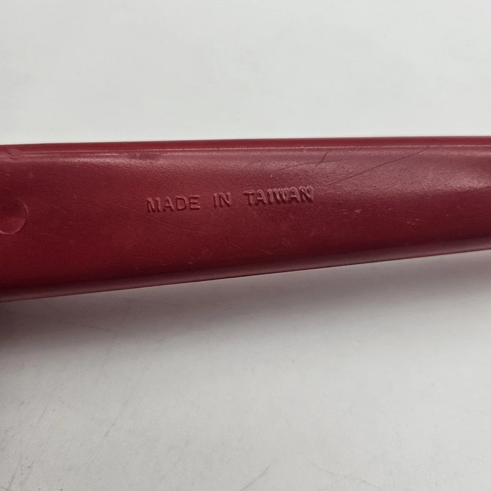 Vintage Walt Disney World Mickey Mouse Back Scratcher‎ Souvenir Plastic Taiwan